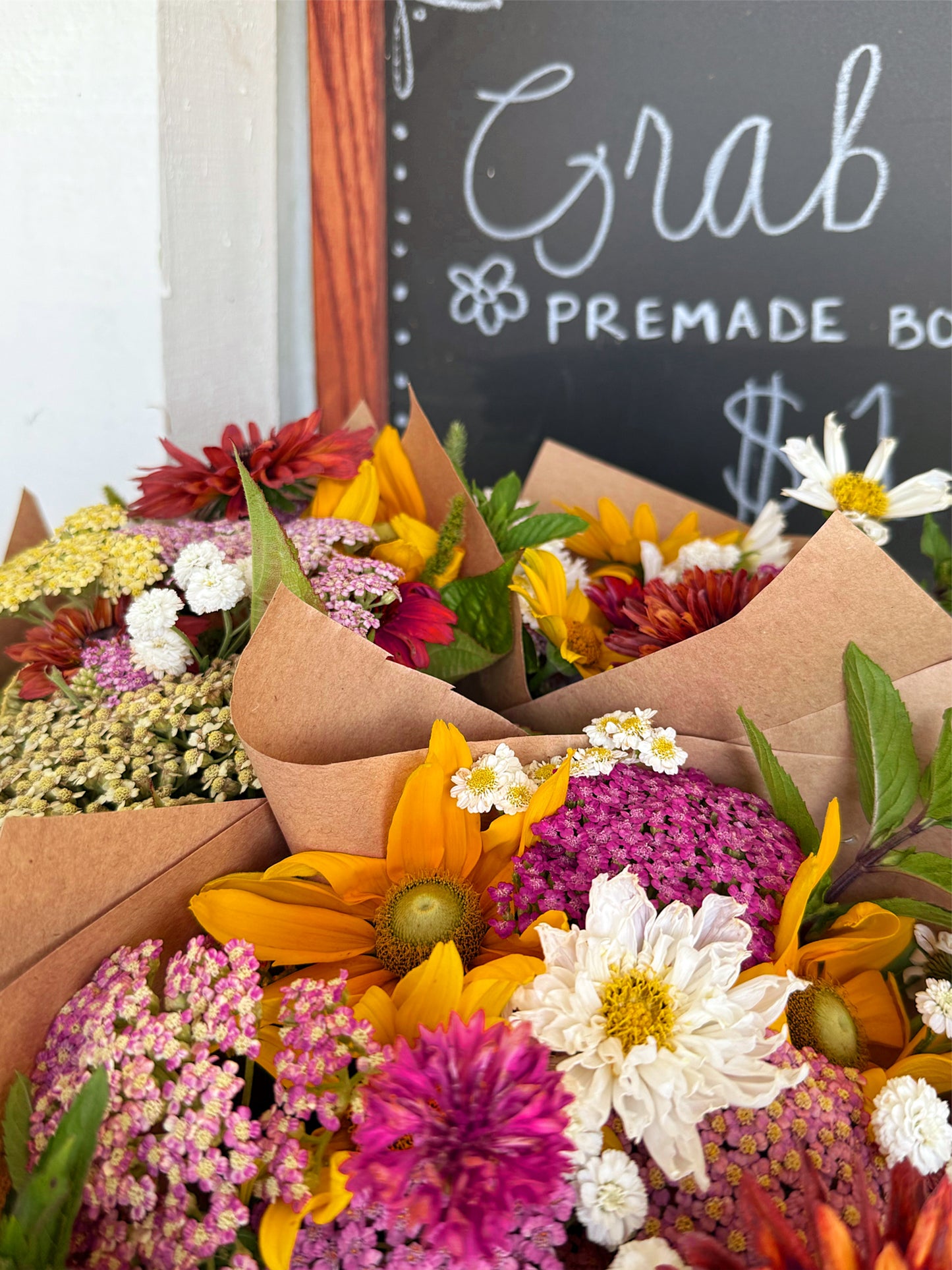 1. Grab + Go Premade Bouquet