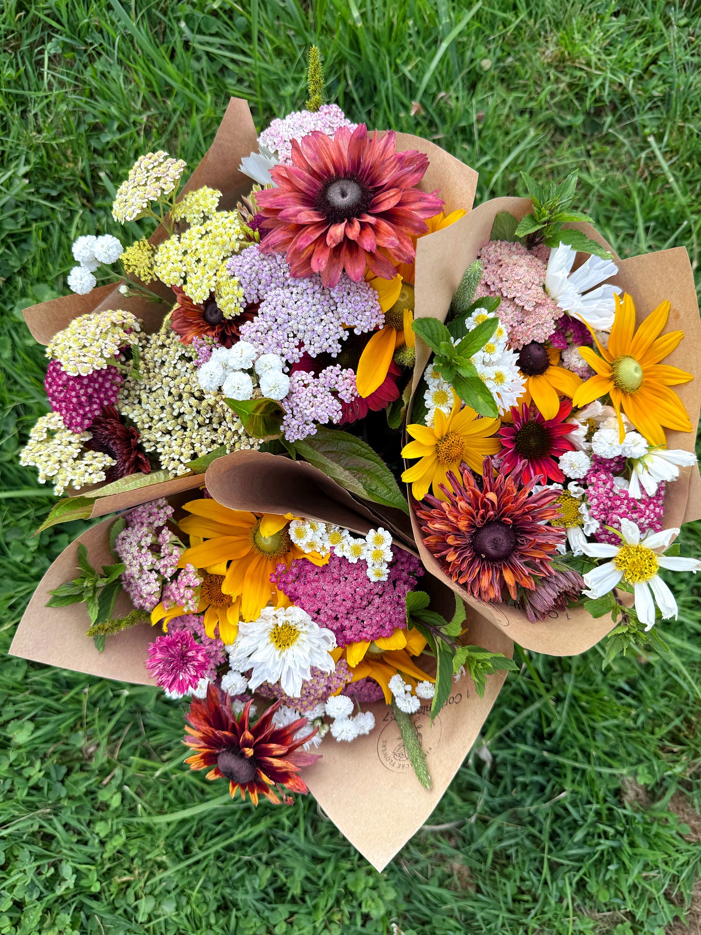 1. Grab + Go Premade Bouquet