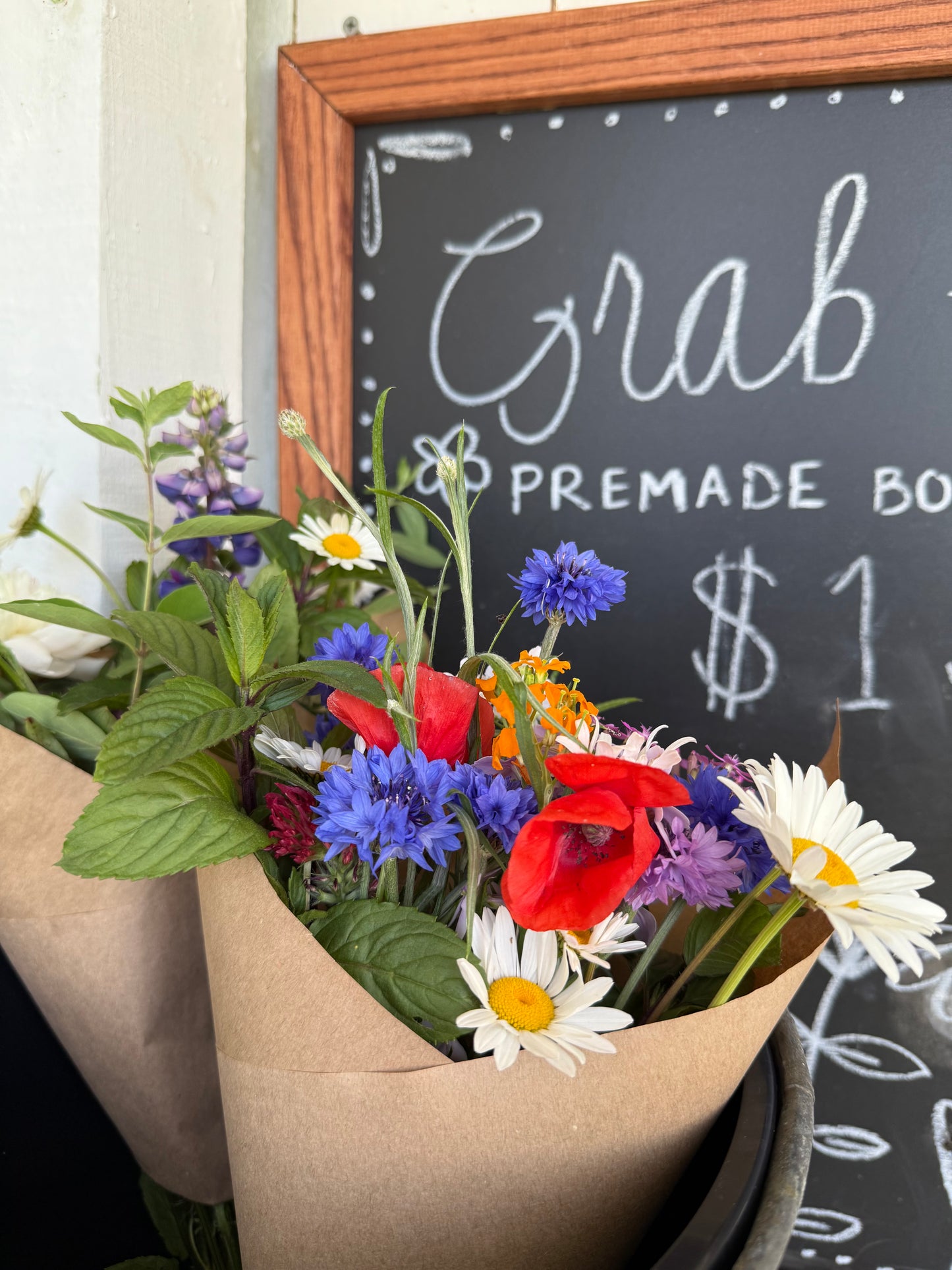 1. Grab + Go Premade Bouquet