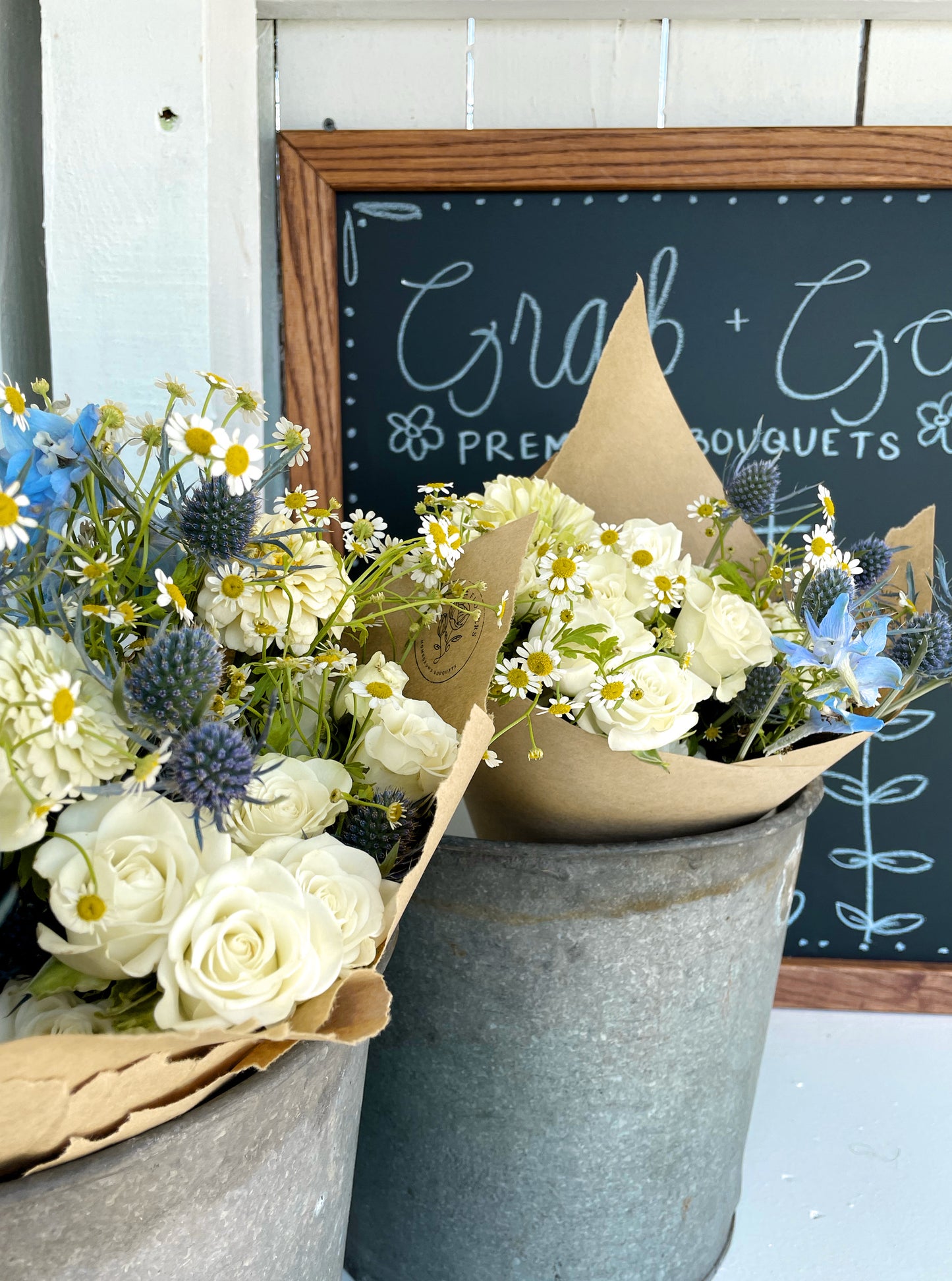 1. Grab + Go Premade Bouquet